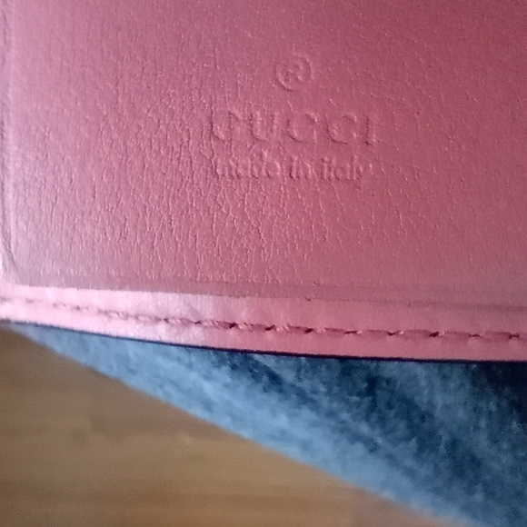 GUCCI Pink Patent Leather GG Gold Heart Logo Key/Card Holder - Picture 5 of 12